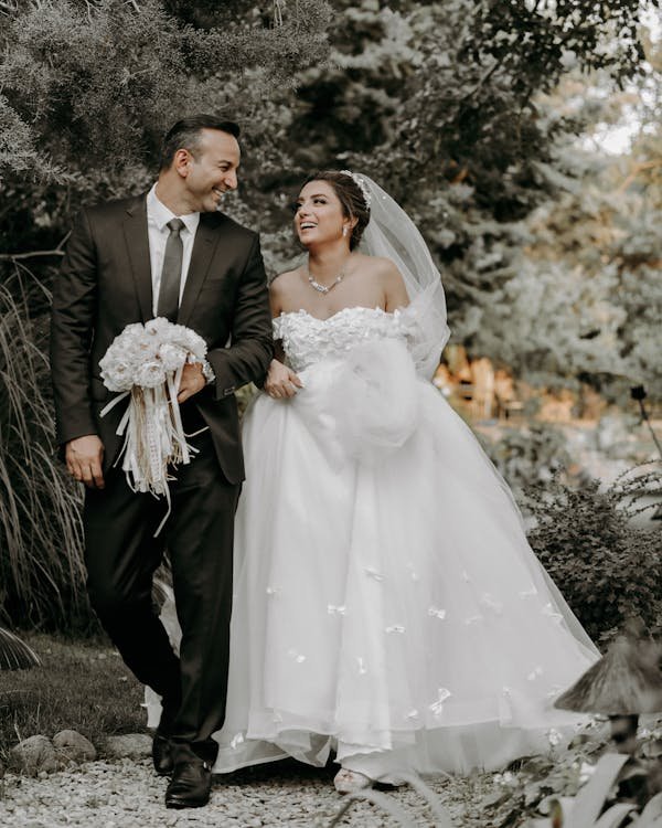 Idées créatives pour choisir une urne mariage bohème chic